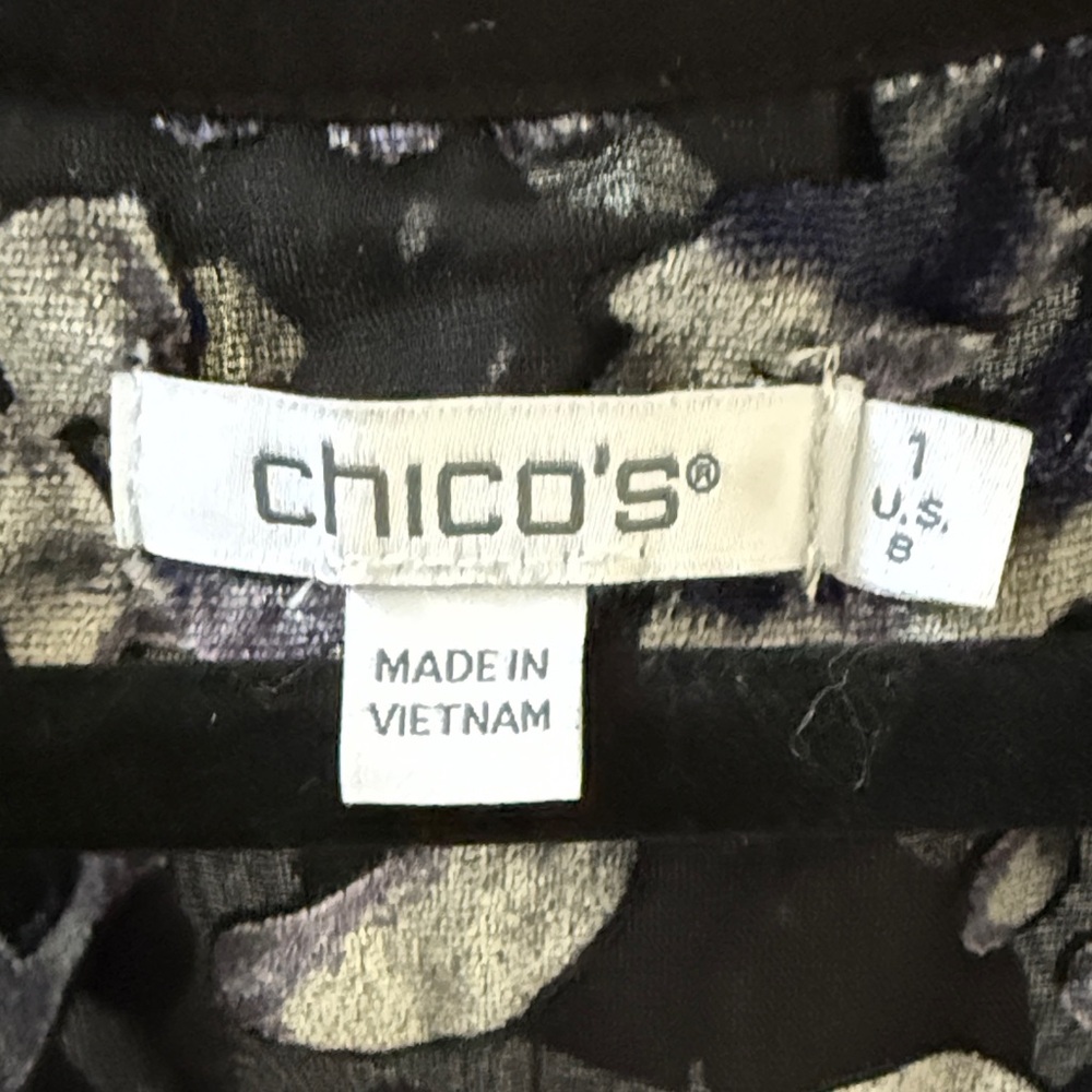 Chico's Black and Gray Floral Blouse sz 1 - Picture 3 of 5
